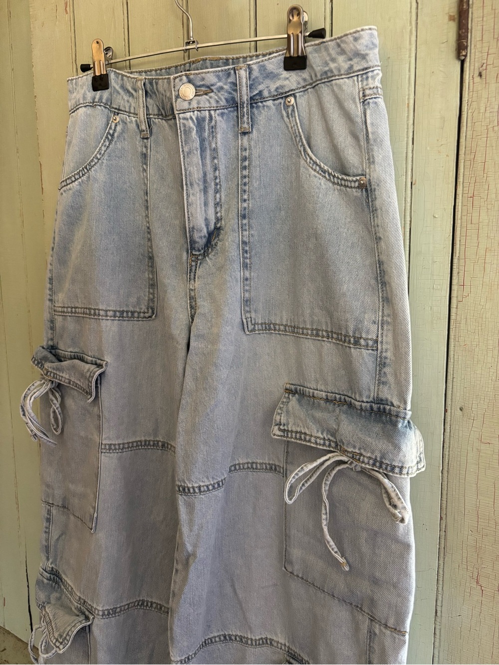 No Boundaries Light Blue Cargo Jeans with Bows - Picture 2 of 4
